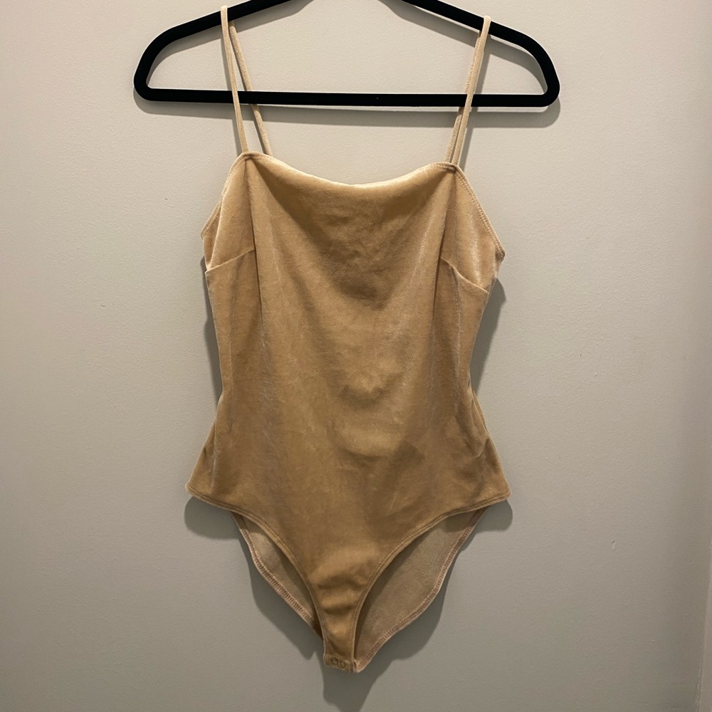Forever 21 Velvet Beige One Inside Piece Bodysuit Women’s Size M EUC Casual